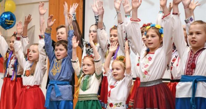 Швейцарцы помогли украинским детям в Чехии