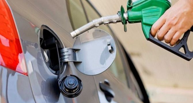 Украинские АЗС обновили цены — сколько стоит бензин 8 января