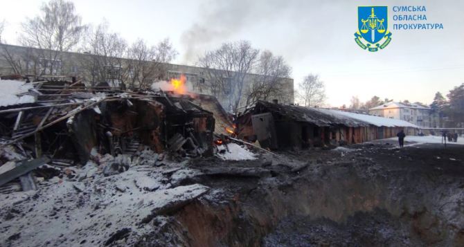 В результате ракетного удара в одном из кварталов Шостки повреждено 26 домов