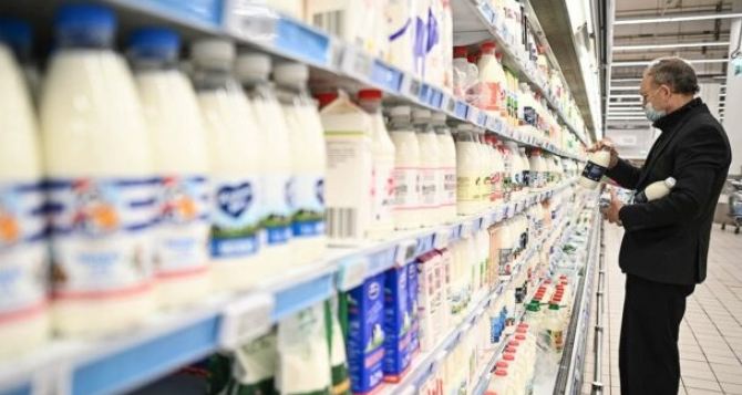 Дешевле купить корову: В Украине цены на молочные продукты продолжают расти