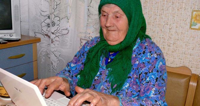 Стало известно количество украинцев, которые ежедневно пользуются интернетом