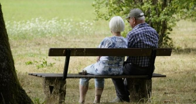 Право на пенсию по возрасту и стажу: Категория граждан, которые могут выйти на пенсию досрочно