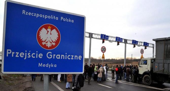 В Польше объявили об усилении контроля на границе с Украиной