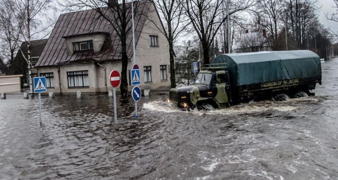 Сильные наводнения в Польше. Идет затопление домов