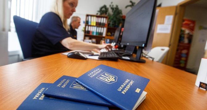У украинских беженцев в стране Евросоюза остается только месяц на прохождение обязательной процедуры