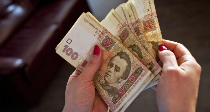 Безработные украинцы будут получать 7100 гривен в месяц в 2024 году