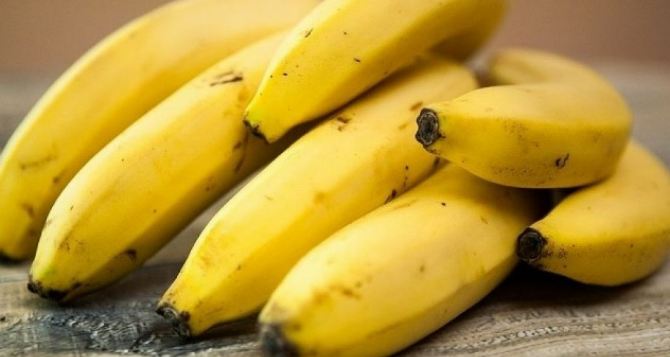 Как правильно хранить бананы, чтобы они не чернели и не портились. 90% делают это неверно