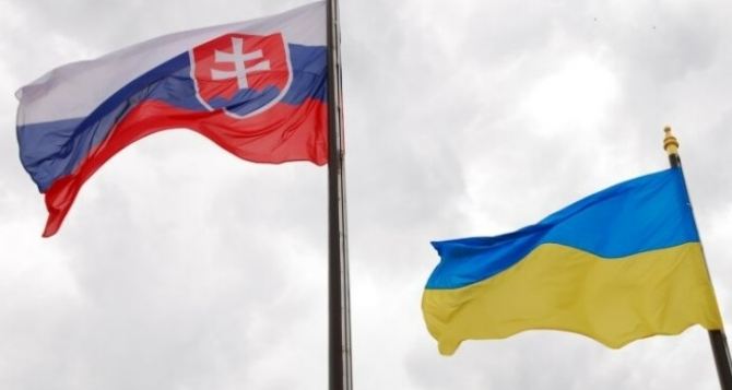 Словакия продлила срок действия временной защиты для украинцев