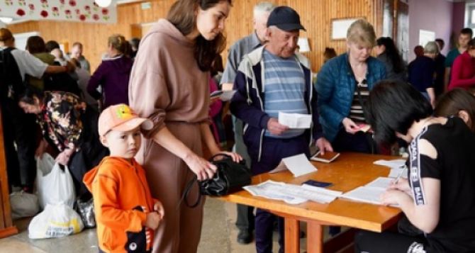 Началась регистрация переселенцев ВПЛ на новую денежную помощь: как получить почти 20 тысяч гривен на семью