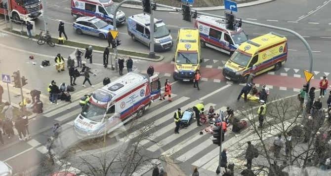 В Польше в большой аварии получили ранения 6 украинцев