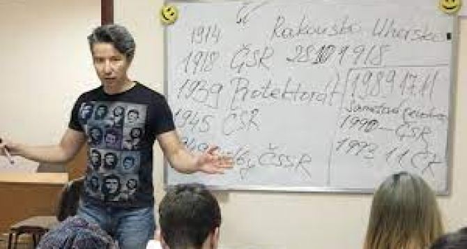 Свежие вакансии на  бесплатные курсы чешского языка в Праге для украинских беженцев