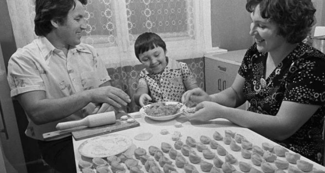 Домашние пельмени по рецепту бабушки: три вида начинки. Дети съедают буквально тазик