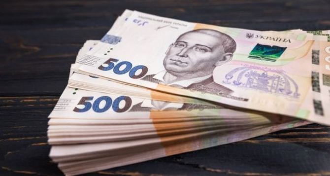 Безработным украинцам раздают по 100 тыс гривен: возвращать не надо, куда можно потратить эти деньги