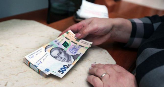 В Украине у должников «вытрусили карманы» на рекордную сумму денег: сколько