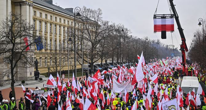 Завтра,20 марта  встанет вся Польша. Фермеры будут бастовать по всей стране