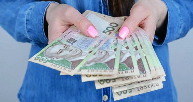 Жители 6 областей могут зарегистрироваться на новую денежную помощь в сумме свыше 10800 гривен