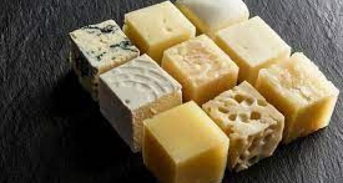 Четыре вида зараженного сыра отзываются из торговых сетей Германии