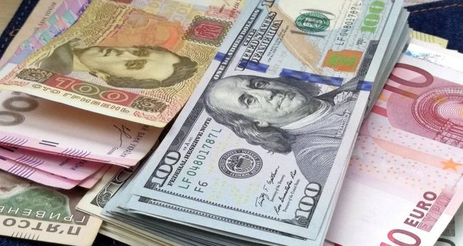Доллар достиг нового максимума: курс валют на 21 апреля 2024 года
