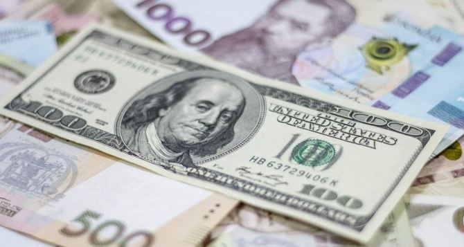 Доллар продолжает брать новые рекорды: курс валют на 23 апреля 2024 года