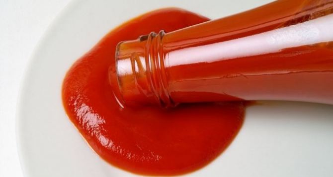 Никогда не выбрасывайте просроченный кетчуп! Его можно не только есть, а опытные хозяйки знают как применить его в быту