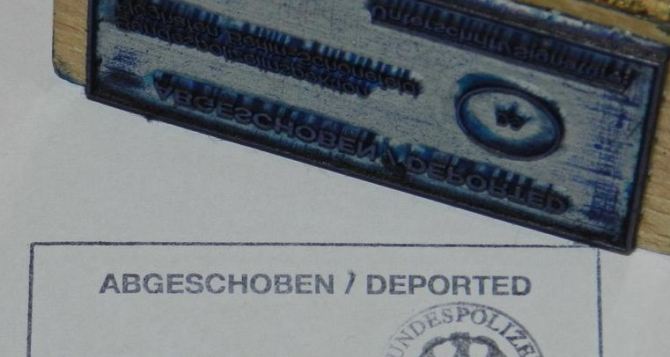 В Германии предложили перестать выдавать украинцам немецкие документы и поддержать правительство Украины с возвращением военнообязанных беженцев