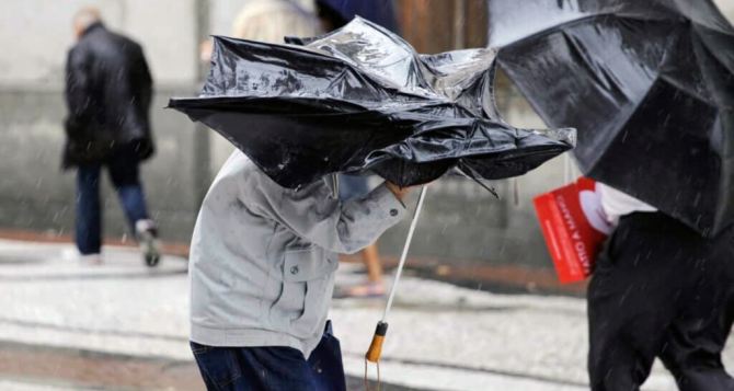 Движется ненастье — ожидаются грозы и шквалы: непогода в Украине 7 мая