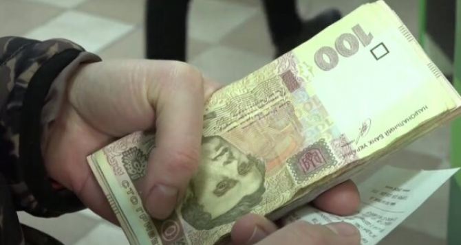 Украинцам выдают новую денежную помощь по 3600 гривен в месяц. Как её получить