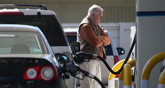 Всем у кого есть машина: бензин будет 80 гривен за литр — в Кабмине приняли решение