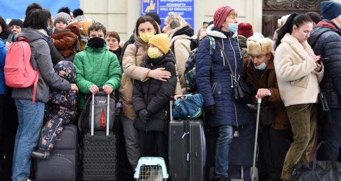 В прошлом году гражданство Германии получили 200 тыс. человек — догадайтесь сколько среди них украинцев