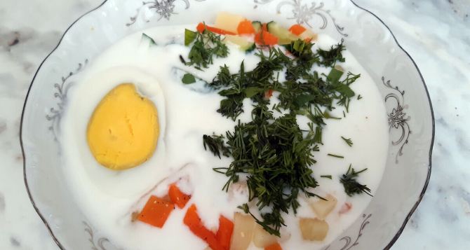 Что готовить в жару, чтобы не стоять у плиты: Райта — холодный летний суп