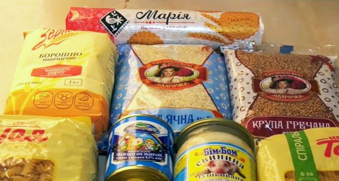 Гражданам Украины преклонного возраста со статусом ВПЛ выдают продуктовые наборы: как и где получить