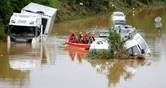 Последствия наводнения в Германии продолжают ликвидировать. Идет эвакуация, есть погибшие