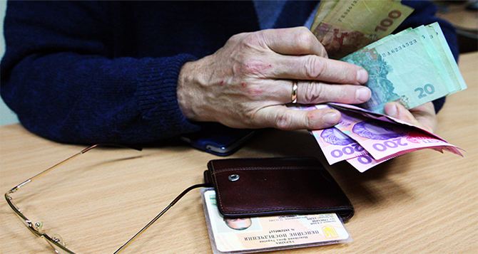 Пенсионерам со статусом ВПЛ, прошедшим идентификацию, возобновят выплаты: когда ждать деньги на карту