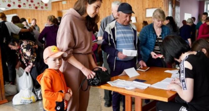 Переселенцам ВПЛ теперь выплачивается помощь в течение 6 месяцев: кто может на нее претендовать