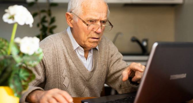 Пенсионерам пора искать работу: как и где ее найти