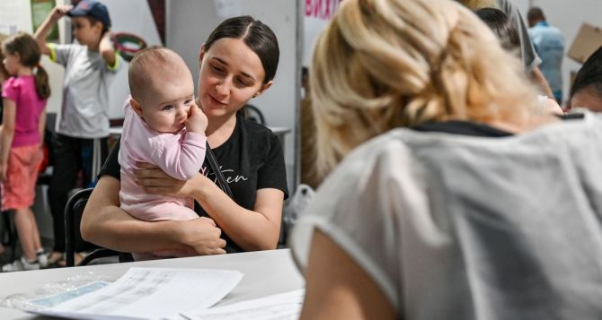От 25 до 40 тысяч гривен: некоторые украинские семьи могут получить пособие на детей