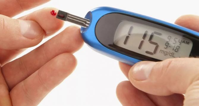 Сахар сразу придет в норму: врач из Германии раскрыл два простых правила, которые позволят снизить уровень глюкозы в крови и спастись от диабета