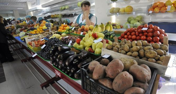 Популярный борщевой овощ стремительно дешевеет: на центральном рынке ажиотаж — сколько стоит 1 кг