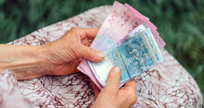 Сколько пенсионеров в Украине получают более 10 тысяч гривен: свежие данные