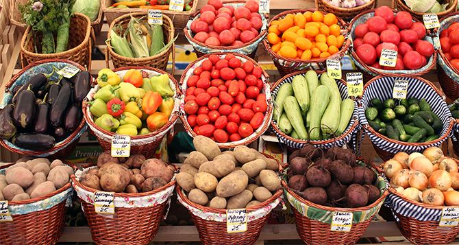 Цена уже упала на треть: молодой овощ продолжает дешеветь, что будет дальше