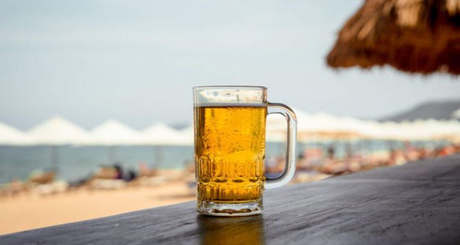В Украине выросли цены на популярный летний напиток: сколько стоит пиво и другие напитки