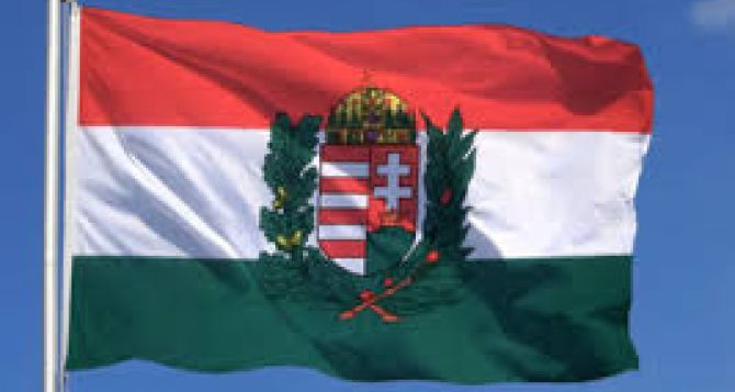 Венгрия предоставит беларусам и россиянам новые условия для въезда в страну . Еврокомиссия возмущена  и требует разъяснений
