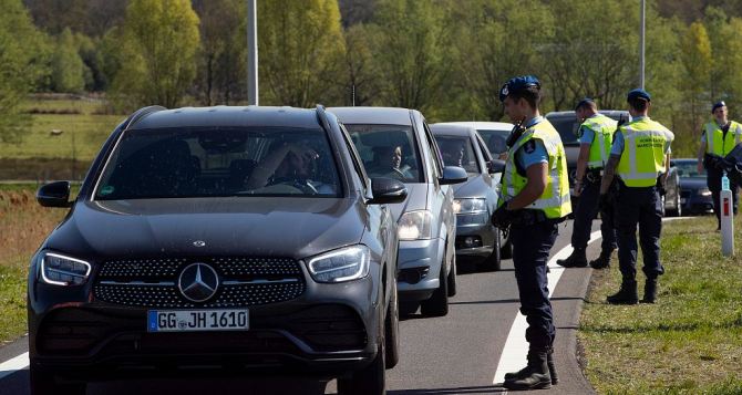 Вслед за Германией гражданам Украины запретят въезд в Нидерланды С декабря на дорогах усилят проверки многократно