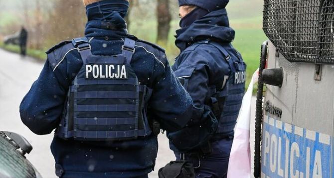В Польше задержан украинец, член ОПГ занимавшийся незаконной легализацией иностранцев. Преступникам грозит до 8 лет тюремного заключения