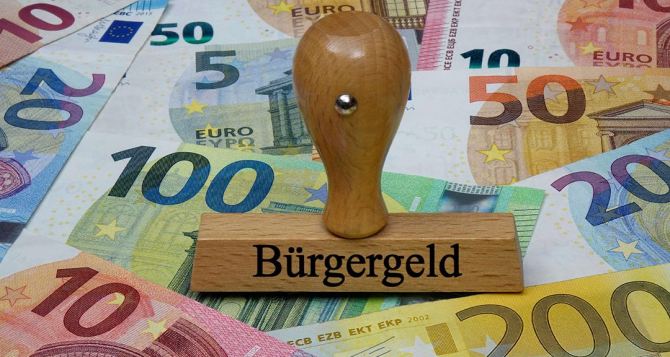 У Німеччині очікуються зміни для українських біженців скасування Burgergeld та подвійного громадянства