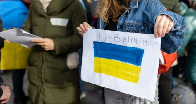 Что происходит со статусом временной защиты для украинцев в ЕС новый отчет Еврокомиссии
