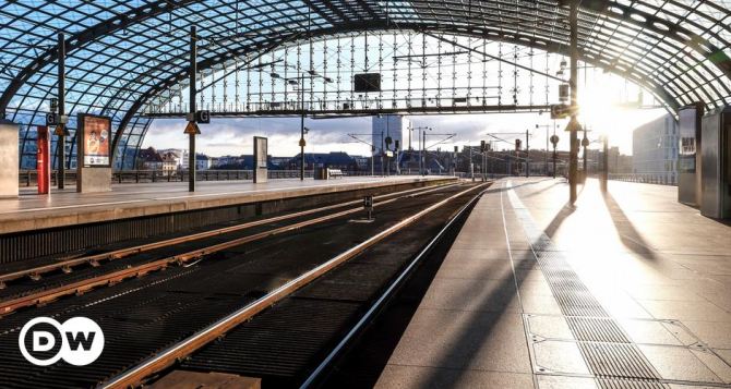 С августа новые проблемы для пассажиров на железной дороге в Германии Полная отмена поездов между Берлином и Гамбургом