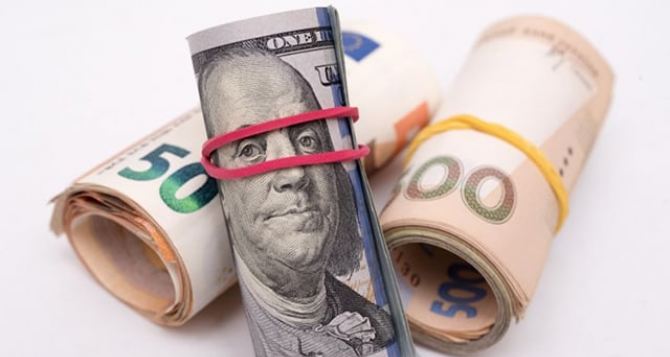 С июля в соседней стране вступили в силу новые правила ввоза и вывоза наличной валюты Что нужно знать гражданам Украины