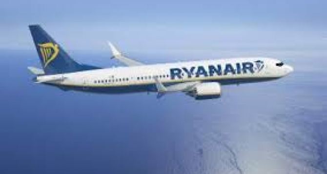 Авиакомпания Ryanair увеличивает размер ручной клади