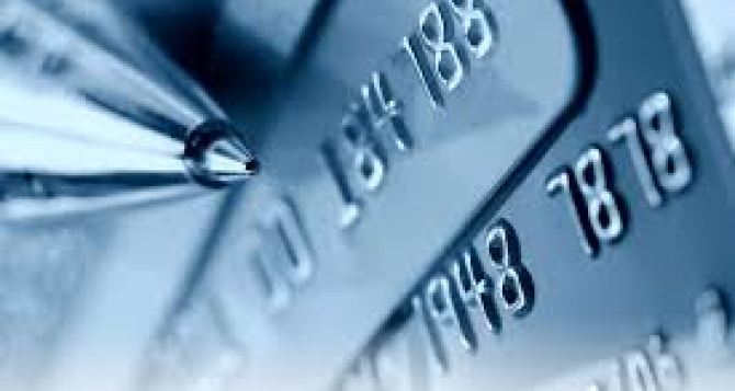 Украинцам в Германии можно будет снимать с карты только  евро в месяц